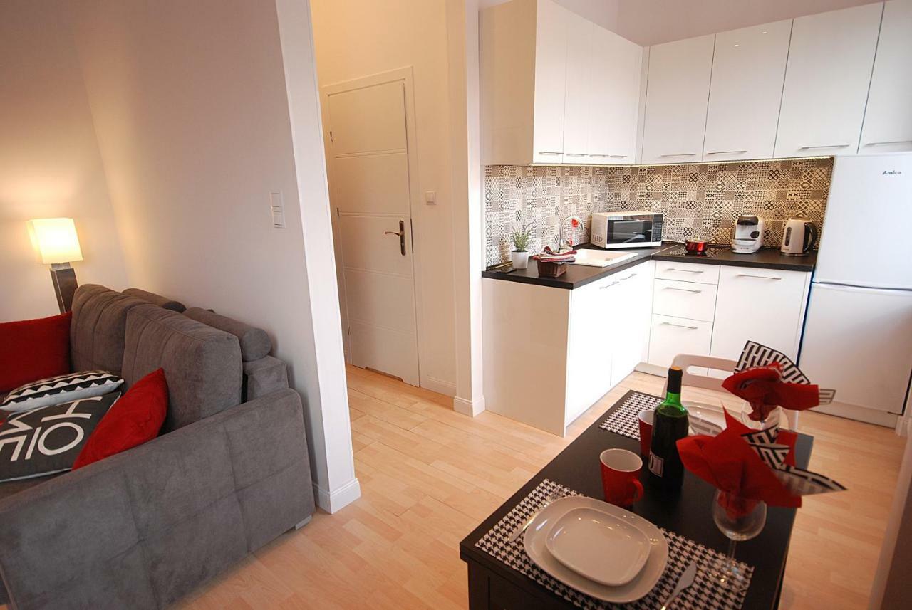Nowy Apartament Wilcza Warschau Buitenkant foto